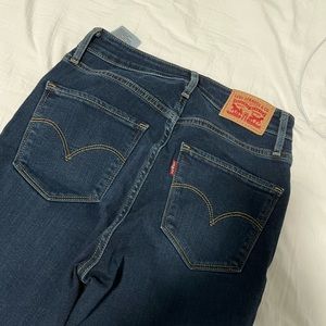 LEVIS 721 HIGHRISE STRAIGHT ANKLE JEANS